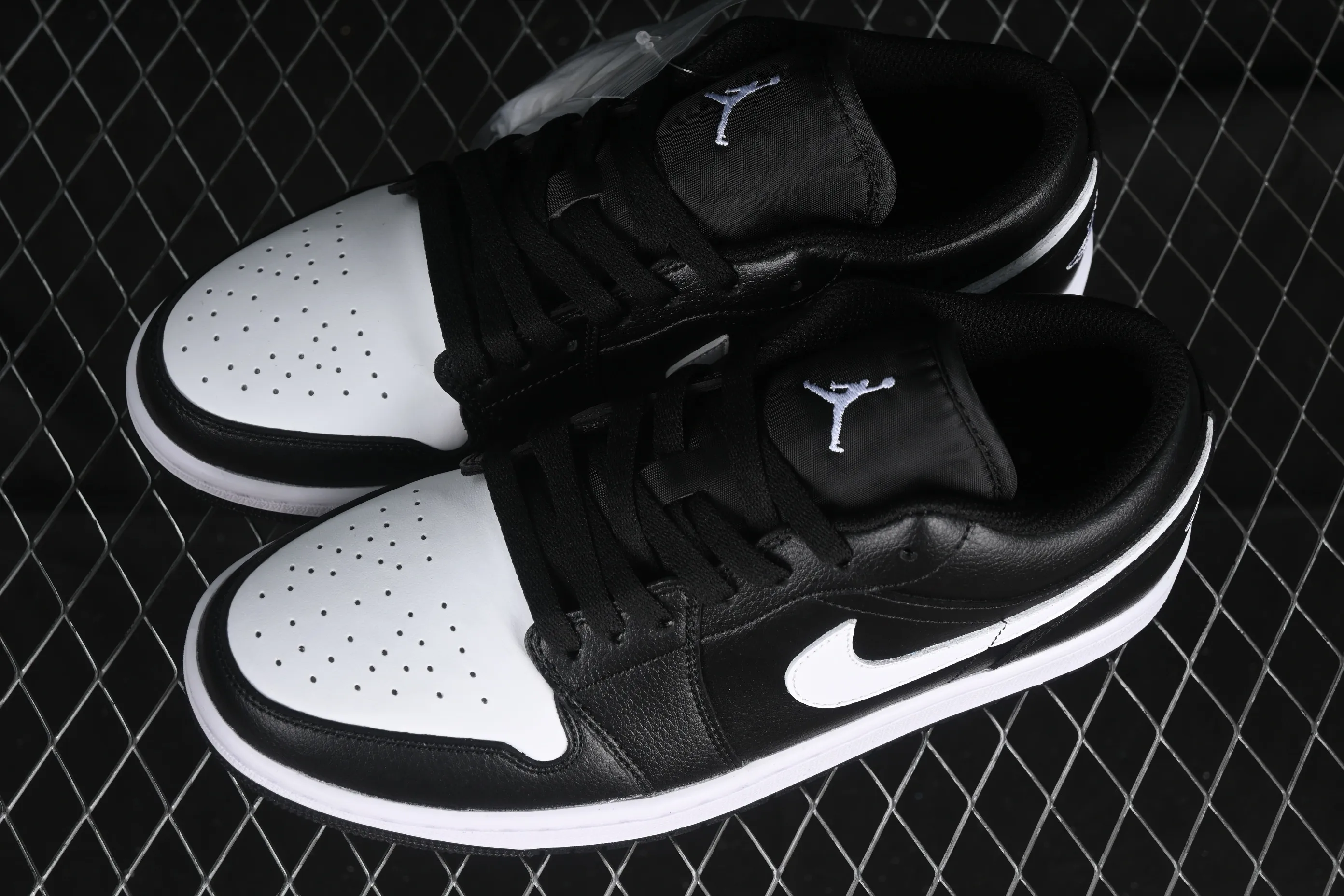 All categories Air Jordan Jordan series basketball shoes Air Jordan 1 Low Air Jordan 1 Low AJ1 Joe 1 black and white low-top retro basketball shoes 553558-043